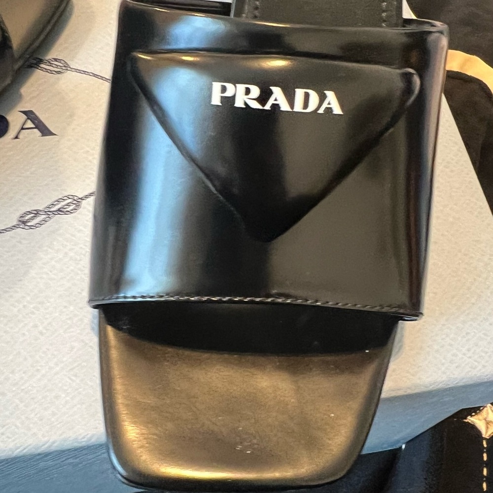 Prada Donna Sandals Size ; 6 Color ; Black Brand New In Box - Picture 2 of 7